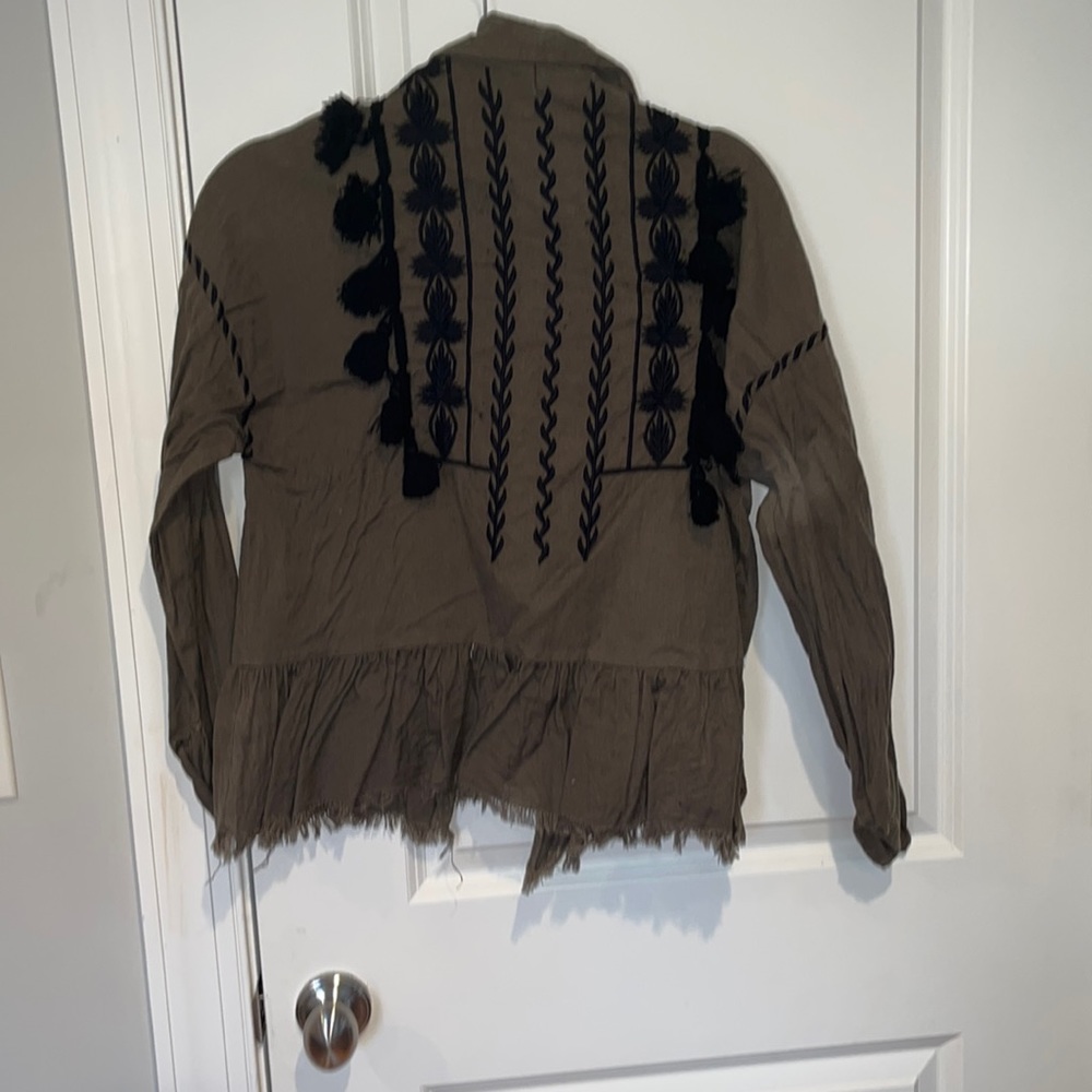 Button down - Picture 2 of 2